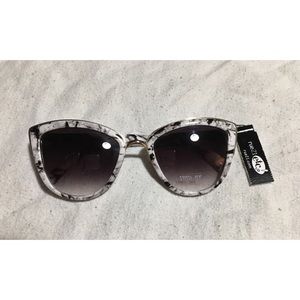 Cat eye sunglasses